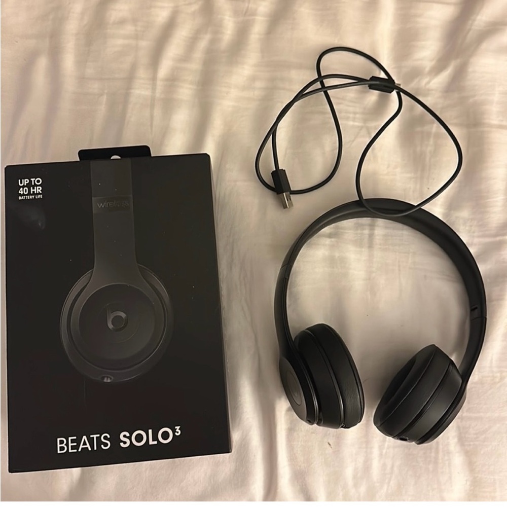 BEATS headphones Solo 3